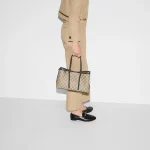 GG Emblem medium tote bag 815214FAD6L9741 - Image 5