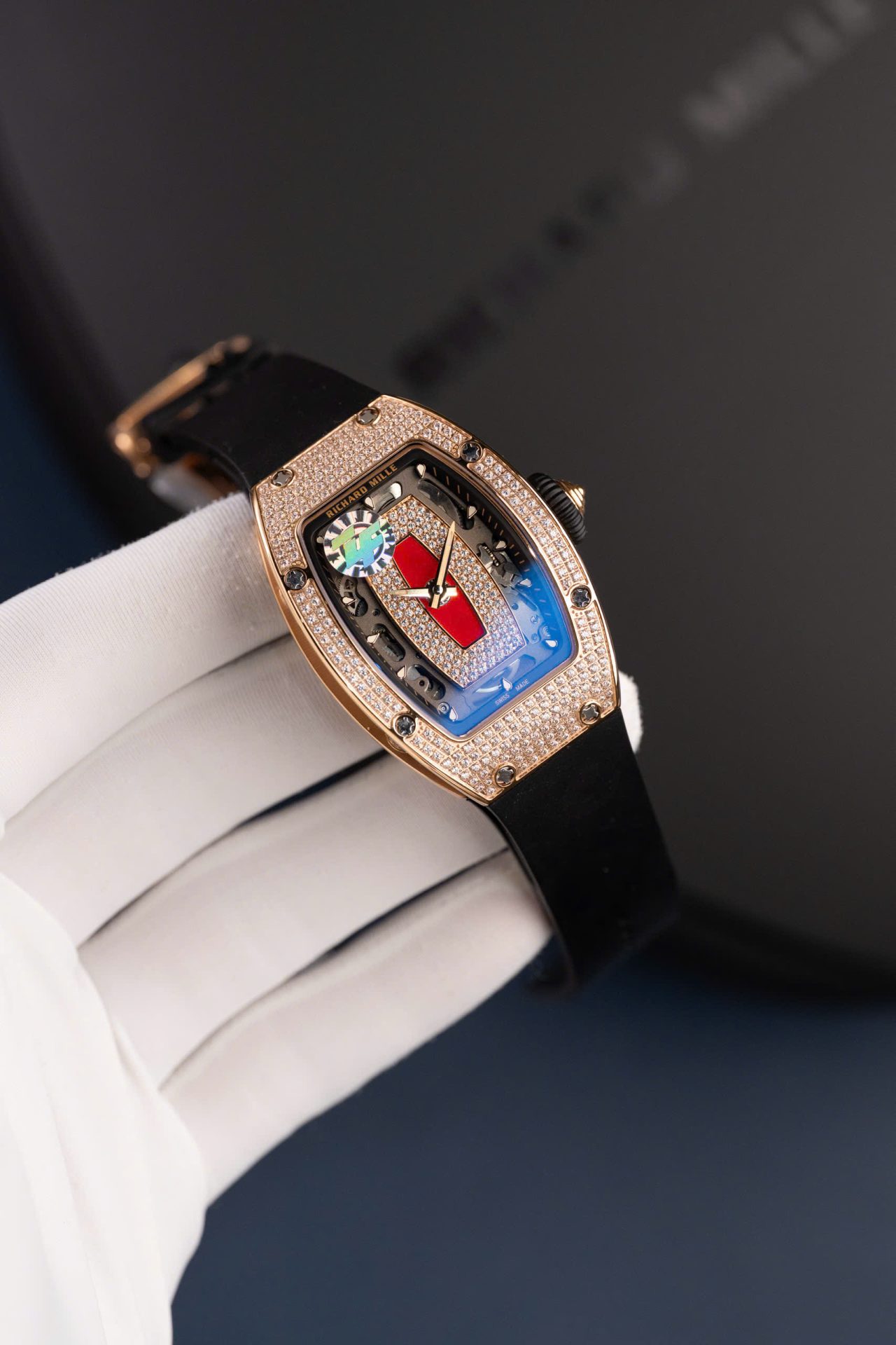 Dong-Ho-Nu-Richard-Mille-RM07-01-Che-Tac-Ma-Vang-Hong-May-Co-Tu-Dong-Xuong-ZF-36mm-2.jpg Richard Mille RM07-01 Rose Gold Luxury Fake Watches Automatic Movement ZF Factory 36mm - Image 1