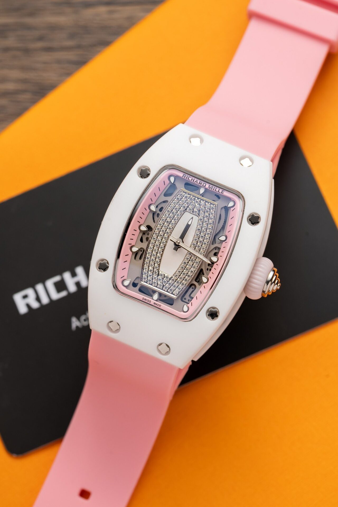 Dong-Ho-Richard-Mille-RM07-01-Ceramic-Day-Cao-Su-Mau-Hong-36mm-2.jpg Richard Mille RM07-01 Ceramic Best Replica Watch Pink Rubber Strap 36mm - Image 1