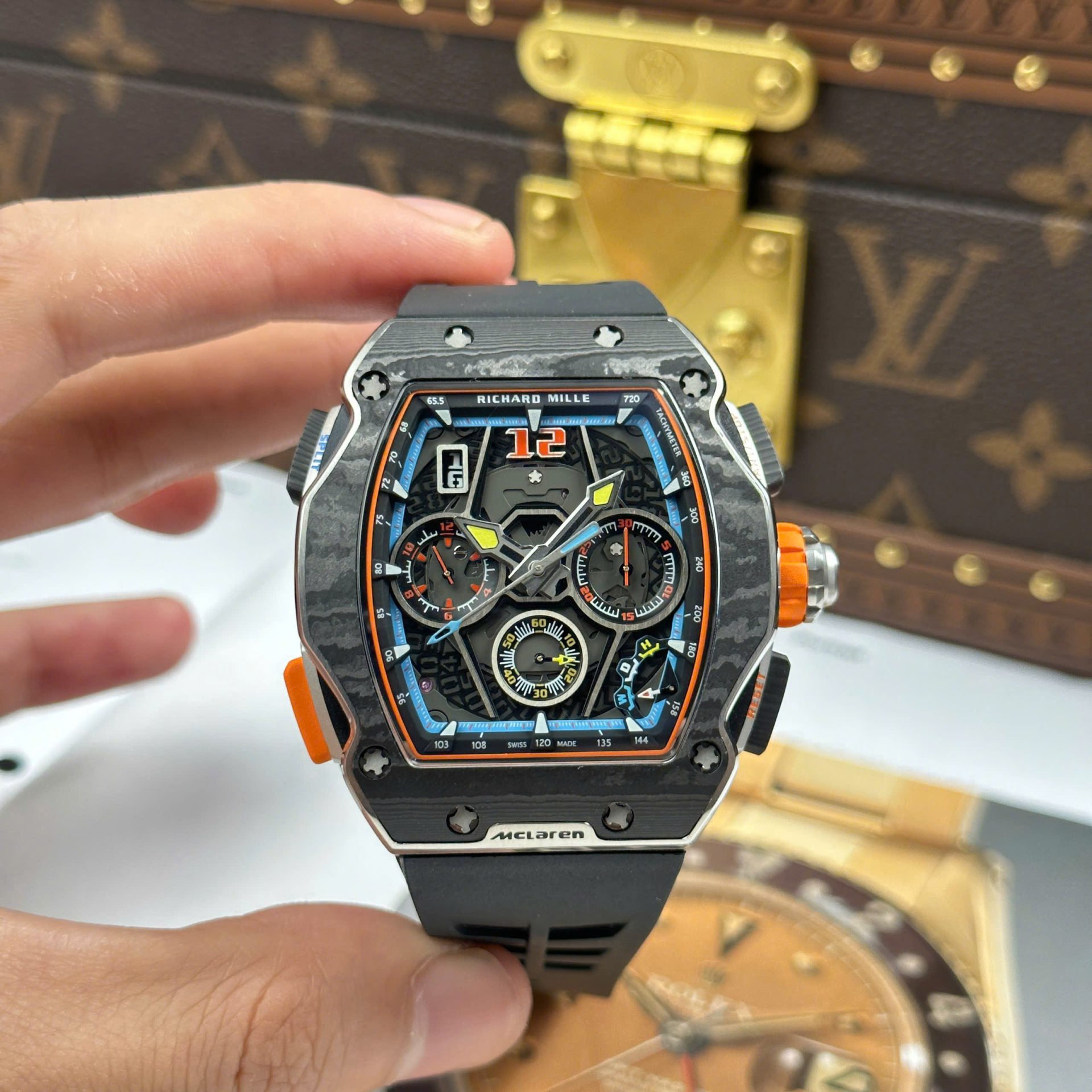 Dong-Ho-Richard-Mille-RM65-01-Che-Tac-Vo-Carbon-Day-Cao-Su-Den-445x499mm-10.jpg Richard Mille RM65-01 Carbon Replica Watches Black Rubber Strap 44.5×49.9mm - Image 1