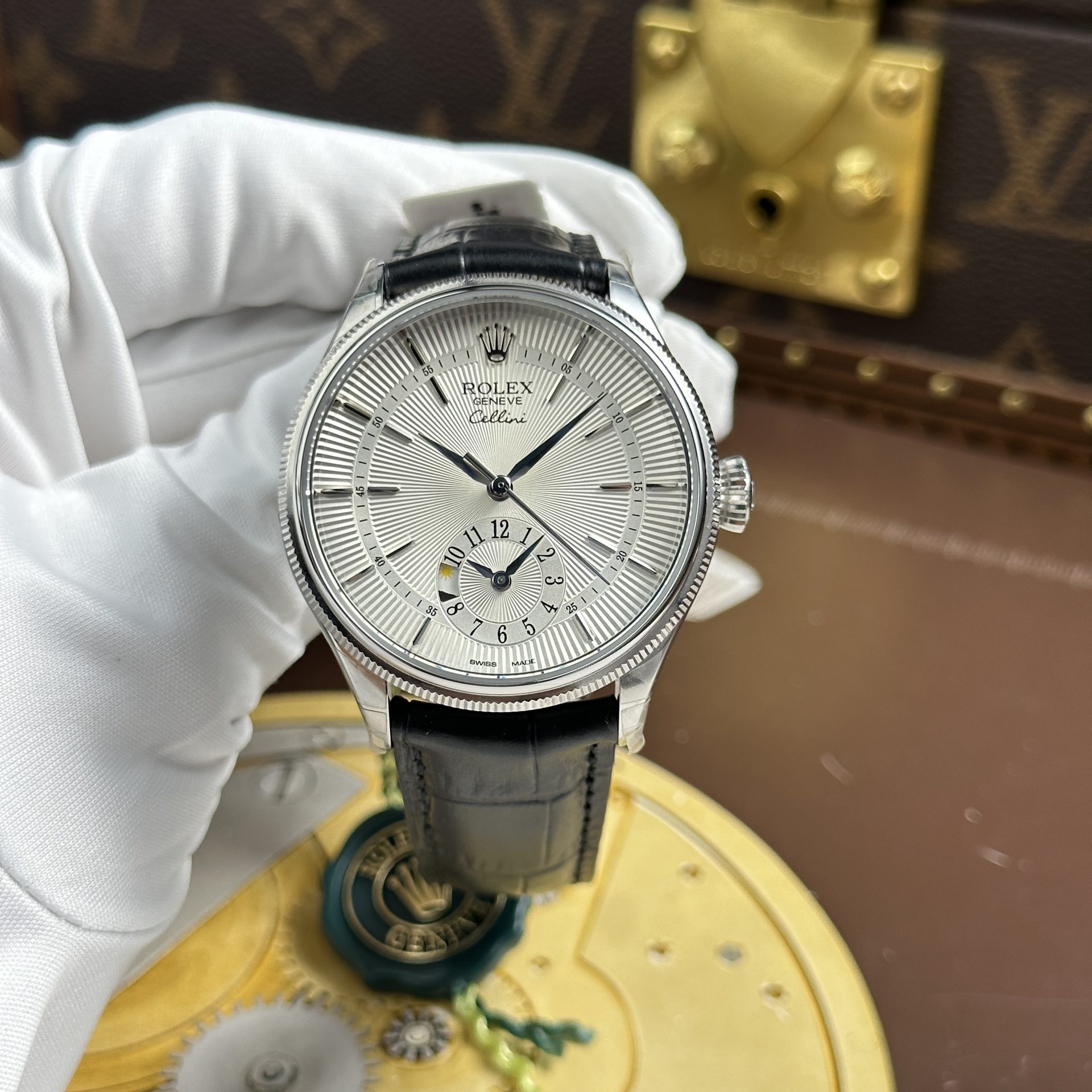 Dong-Ho-Rolex-Cellini-Dual-Time-50529-Replica-11-Mat-Trang-May-Co-Thuy-Sy-Nha-May-KZ-39mm-13.jpg Rolex Cellini Dual Time 50529 Replica Watches White Dial Automatic Movement KZ Factory 39mm - Image 1