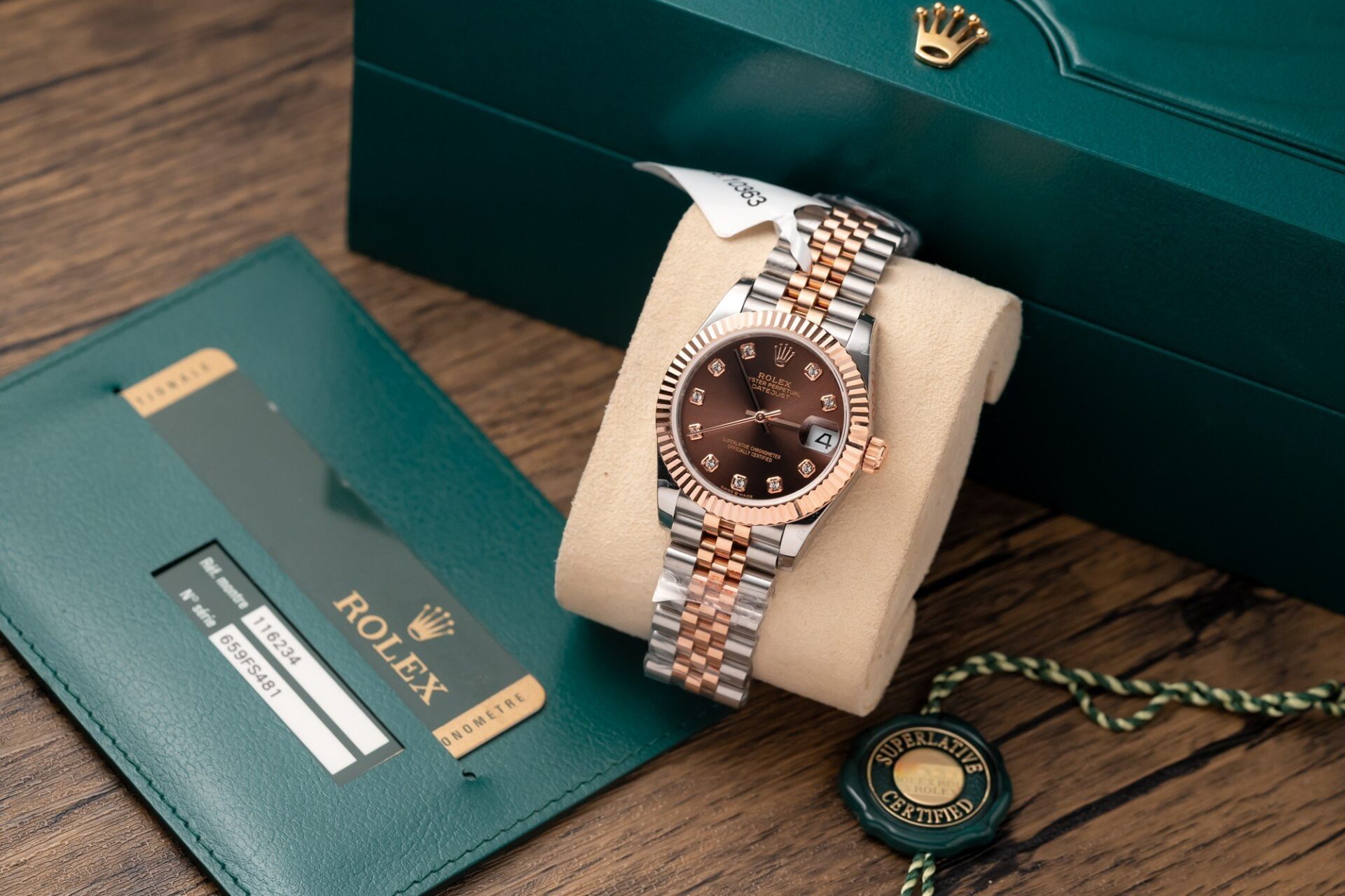 Dong-Ho-Rolex-DateJust-Nu-Boc-Vang-Mat-Chocolate-Rep-11-31mm-2.jpg Rolex Best Replica Watch DateJust Gold Wrapped Chocolate Dial 31mm - Image 1