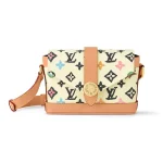 Envelope Wearable Wallet M83346