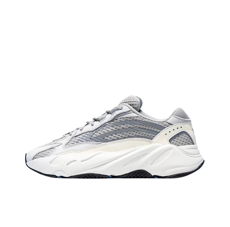 微信图片_202410081350082.jpg Adidas Yeezy boost 700 V2 - Image 1